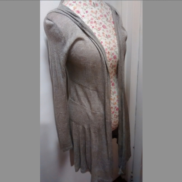 Staccato Lightweight Long Tan Hoodie, Size S, Pre-Owned - Picture 2 of 4